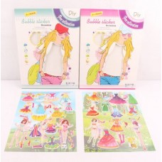 Лялька з нарядами